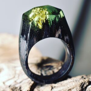 Enchanted Forest Wooden Ring – Vintage Nature Band